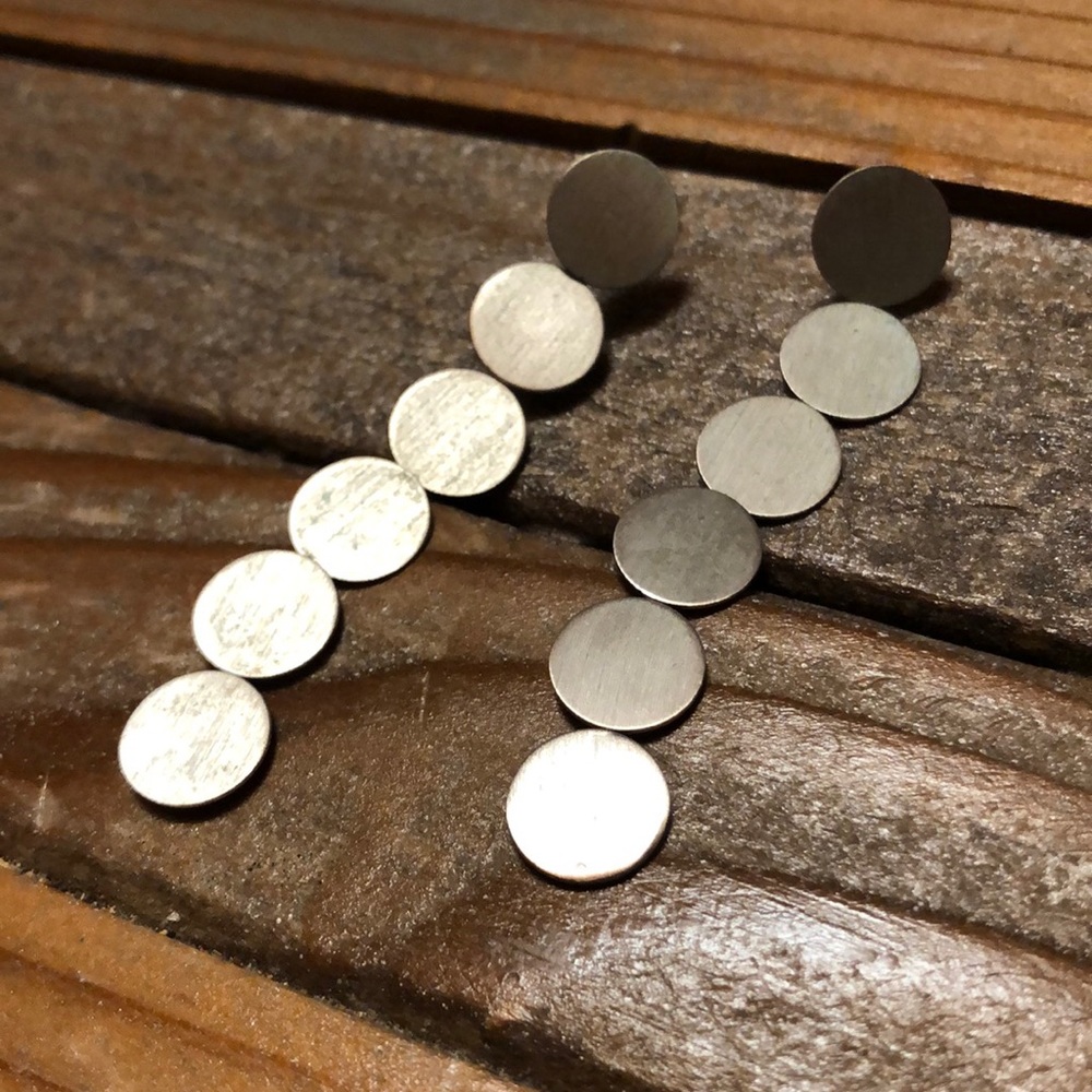 Circle dangly earrings